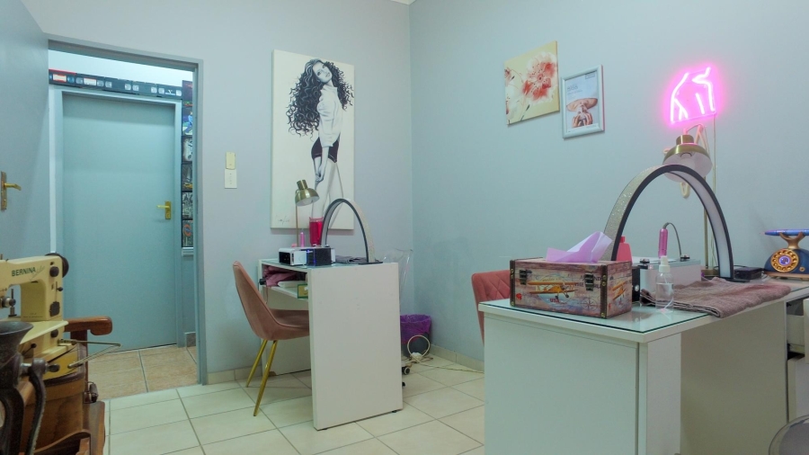 Commercial Property for Sale in Bodorp North West